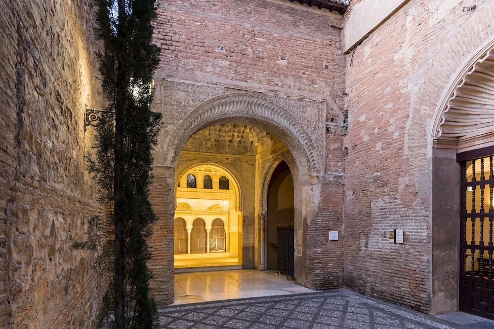 Parador De Granada Exteriör bild